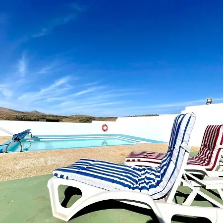 Bonita Casa Rural En Finca Con Terraza Y Vista A Volcan Costa Teguise