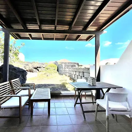 Bonita Casa Rural En Finca Con Terraza Y Vista A Volcan * Costa Teguise